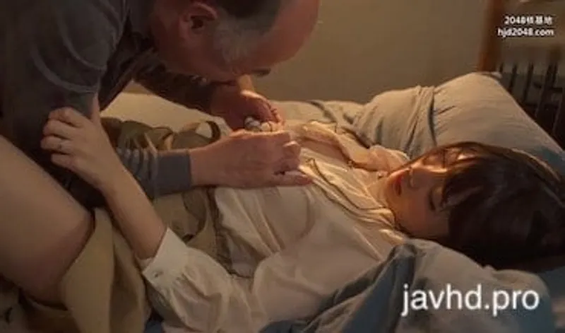 Người chồng đi vắng cô vợ bị lão già nhà bên hiếp suzu harumiya